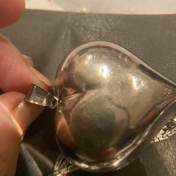 Les Bernard Inc necklace with heart charm - Picture 3 of 7